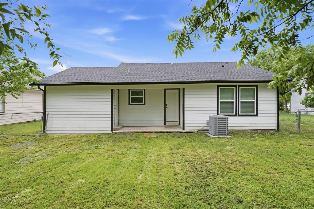 111 South 5th Street Sanger, TX 76266 - Photo 17 of 20