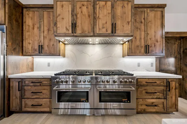 $6,488,000 | 1101 Johnson Boulevard, South Lake Tahoe, CA 96150