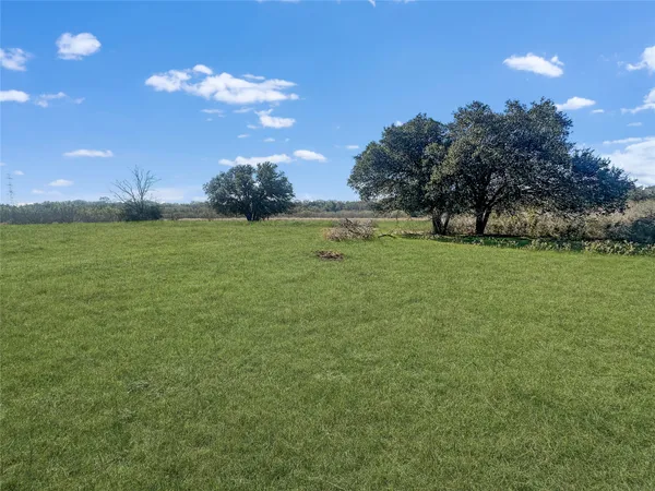 $1,899,000 | 2845 Boehnke Road, Muldoon, TX 78949