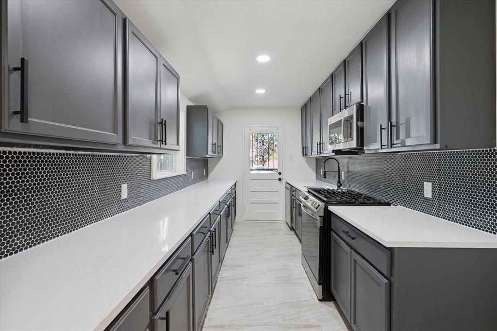 1626 Crest Ridge Drive Dallas, TX 75228 - Photo 15 of 33