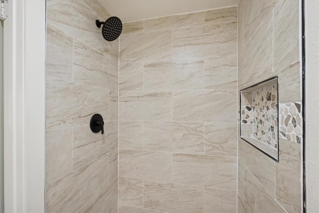 1626 Crest Ridge Drive Dallas, TX 75228 - Photo 23 of 33