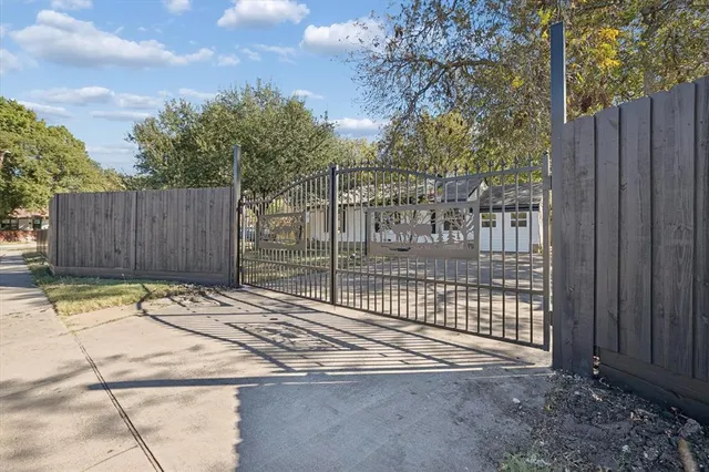 $279,000 | 1626 Crest Ridge Drive, Dallas, TX 75228