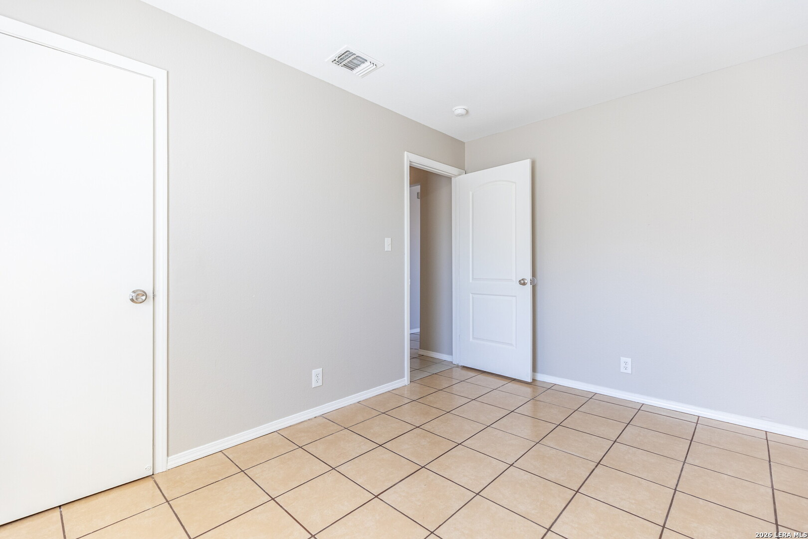 8818 Pensive Drive Converse, TX 78109 - Photo 16 of 32