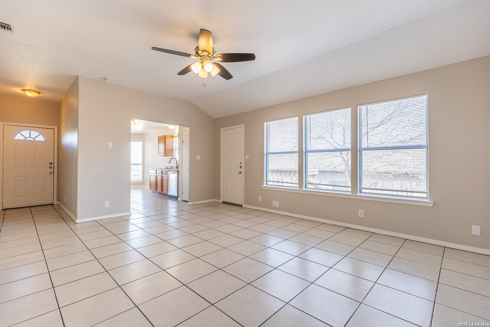 8818 Pensive Drive Converse, TX 78109 - Photo 5 of 32