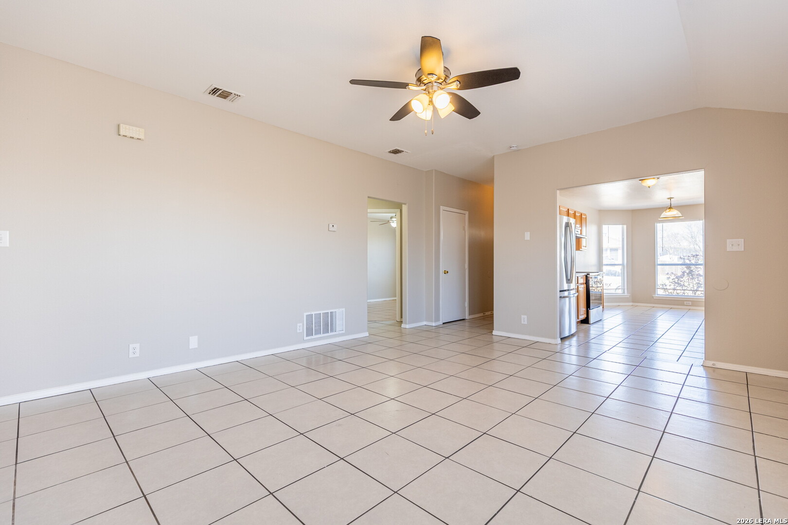 8818 Pensive Drive Converse, TX 78109 - Photo 6 of 32