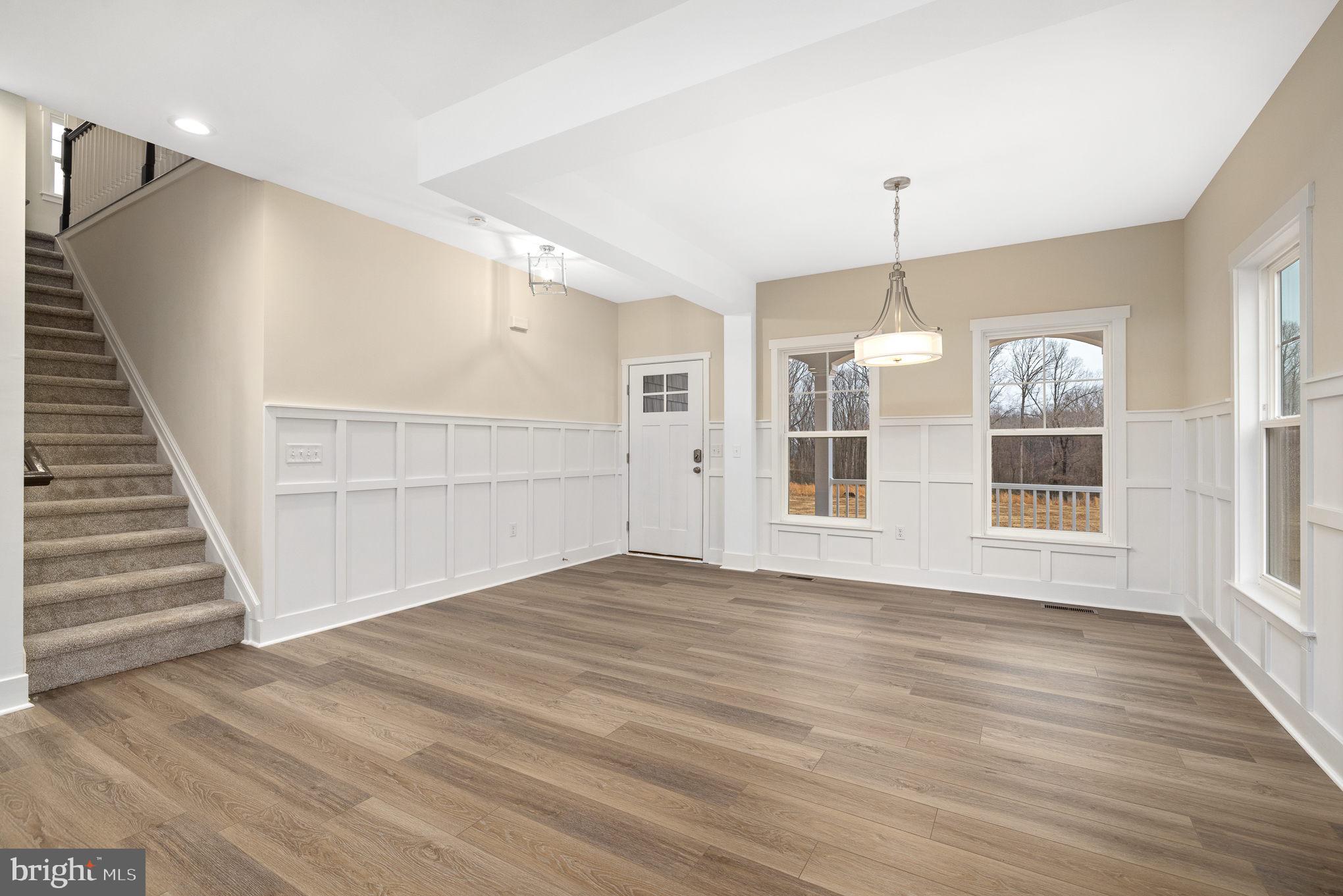 29332 Old Rhoadesville, VA 22542 - Photo 3 of 40 Den/dining room