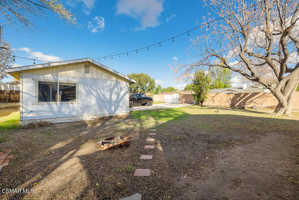 3853 Avenida Simi Simi Valley, CA 93063 - Photo 23 of 38 3853 Avenida Simi-23
