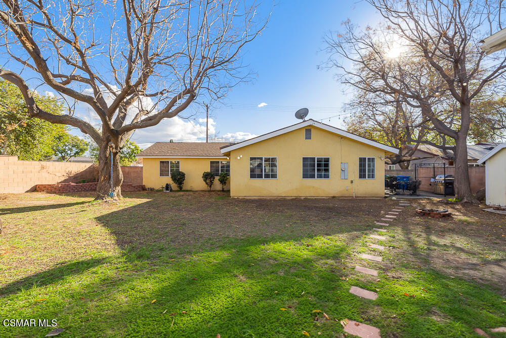 3853 Avenida Simi Simi Valley, CA 93063 - Photo 25 of 38 3853 Avenida Simi-25
