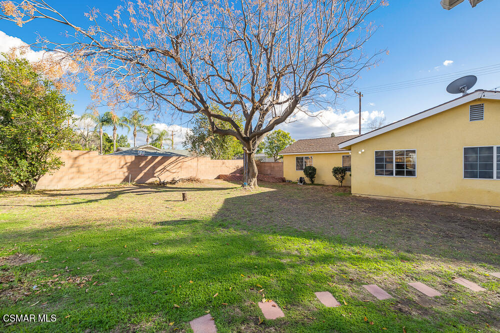 3853 Avenida Simi Simi Valley, CA 93063 - Photo 30 of 38 3853 Avenida Simi-30