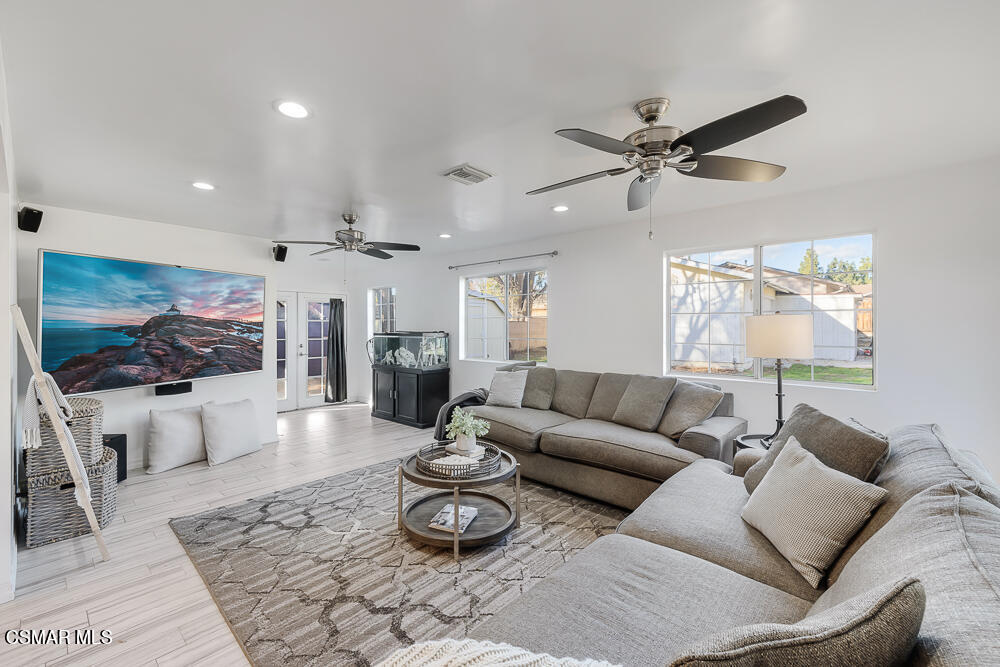 3853 Avenida Simi Simi Valley, CA 93063 - Photo 10 of 38 3853 Avenida Simi-10
