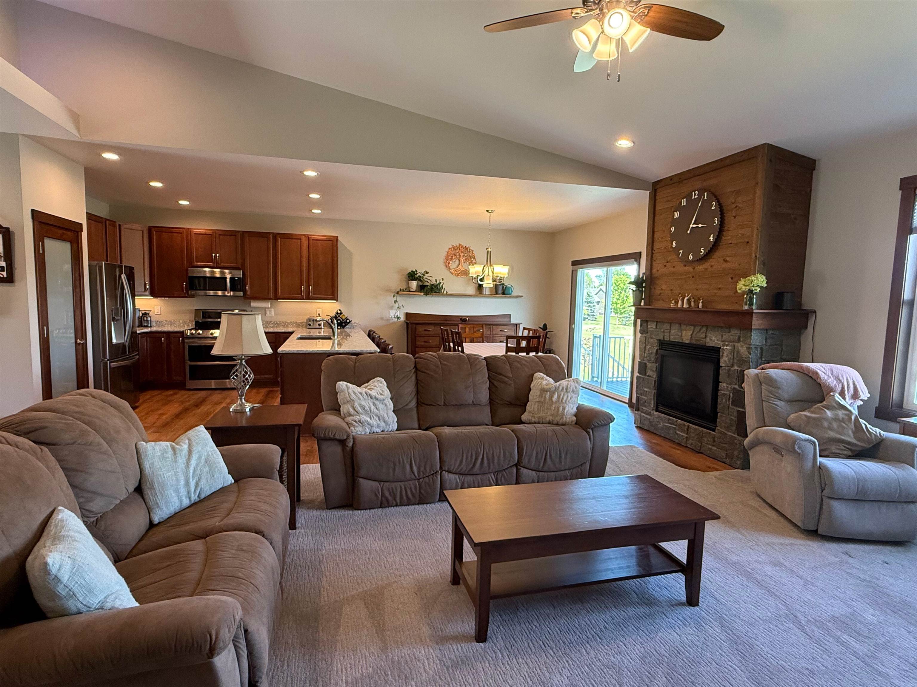 711 Meadow Ridge Lane Plymouth, WI 53073 - Photo 4 of 25