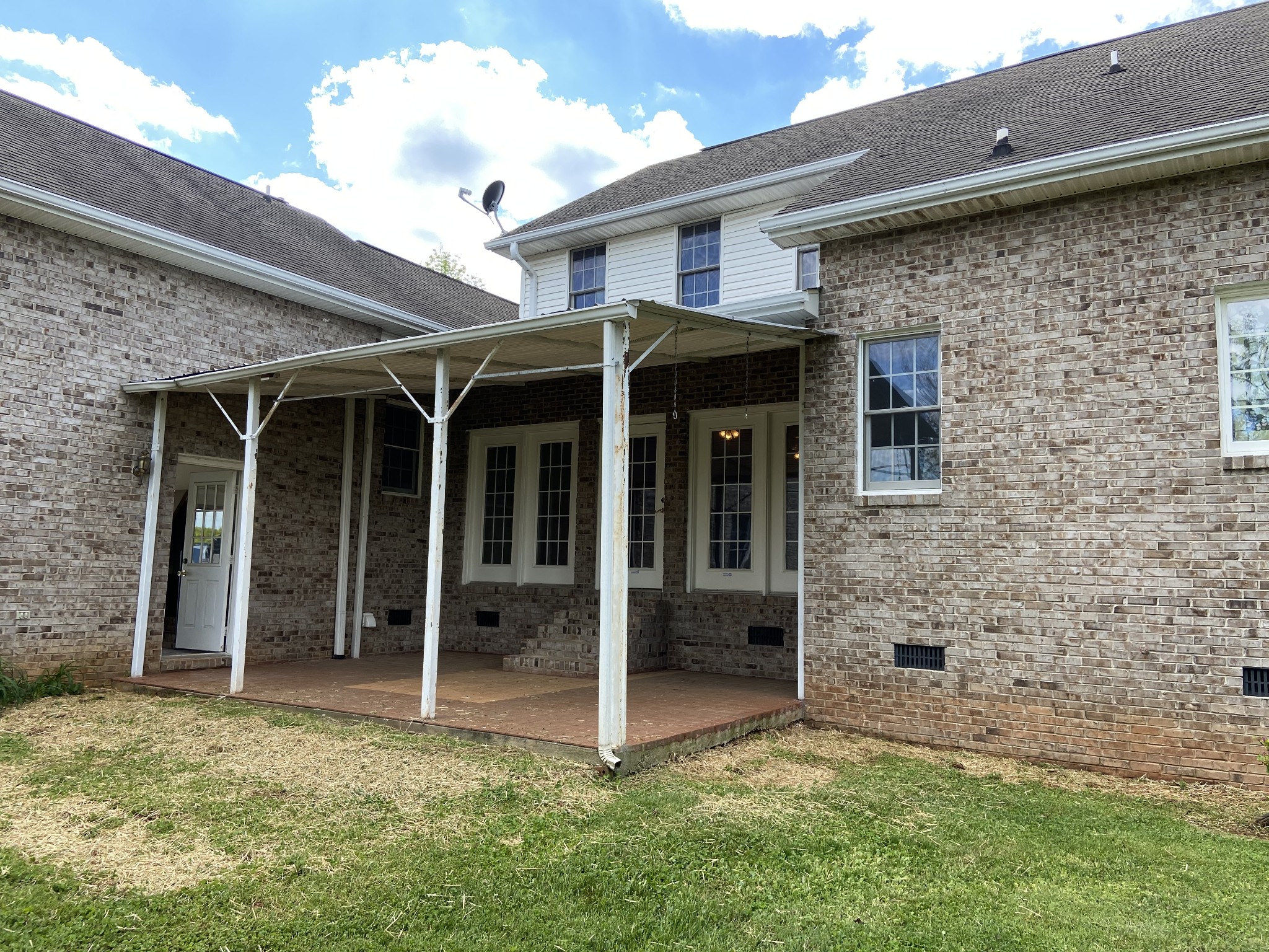 1370 Shelly Road Decherd, TN 37324 - Photo 11 of 44 a view of a house with a yard