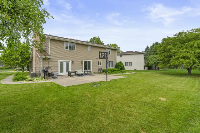 $525,000 | 9807 Ivy Lane, Munster, IN 46321