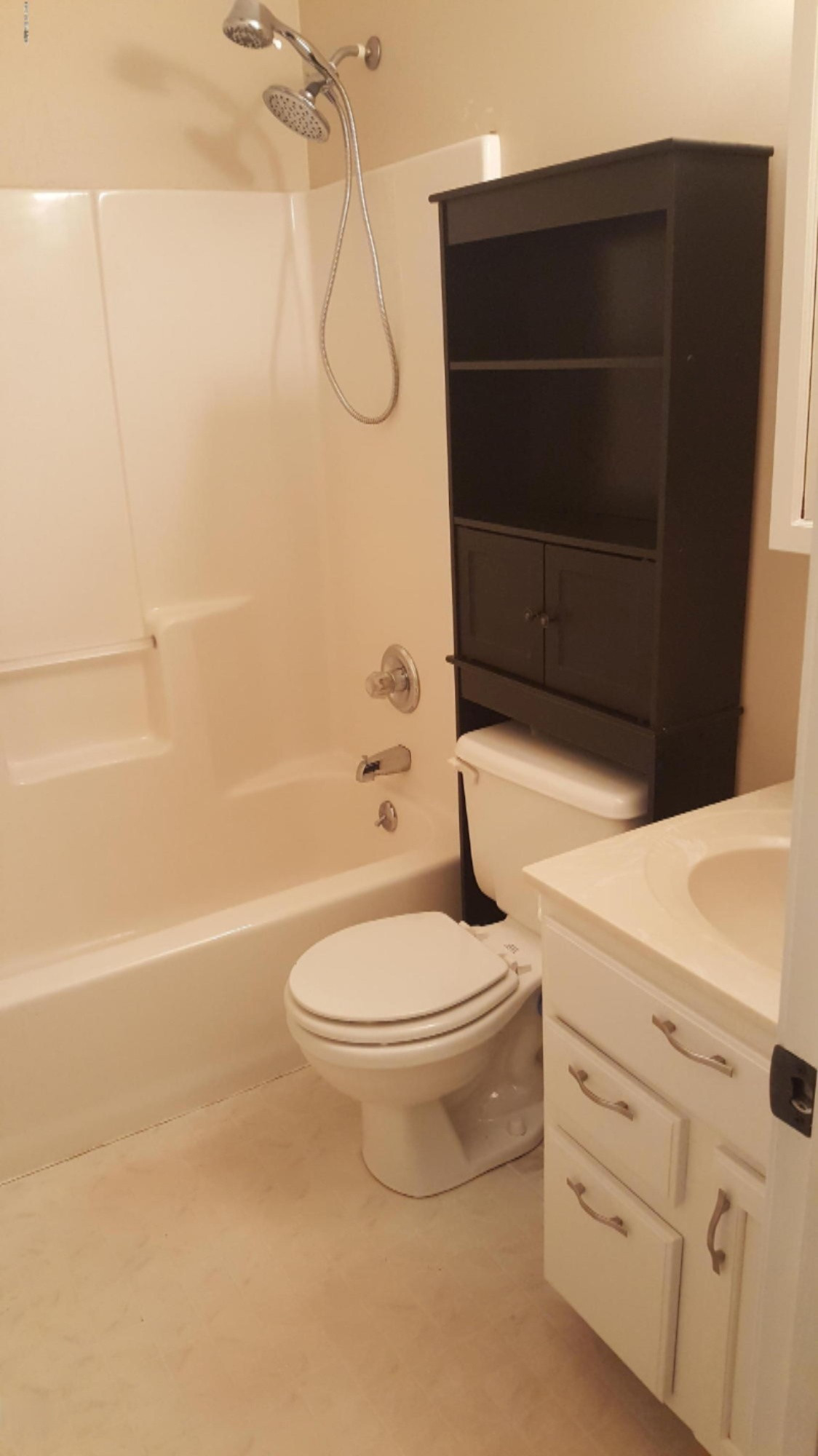 4115 Mt Olivet Road Kalamazoo, MI 49004 - Photo 15 of 32 Master Bathroom (2)