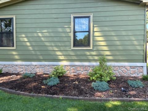 1661-old Country Rd Old Country Road, Unit 476 Riverhead, NY 11901 - Photo 5 of 31 Flower beds