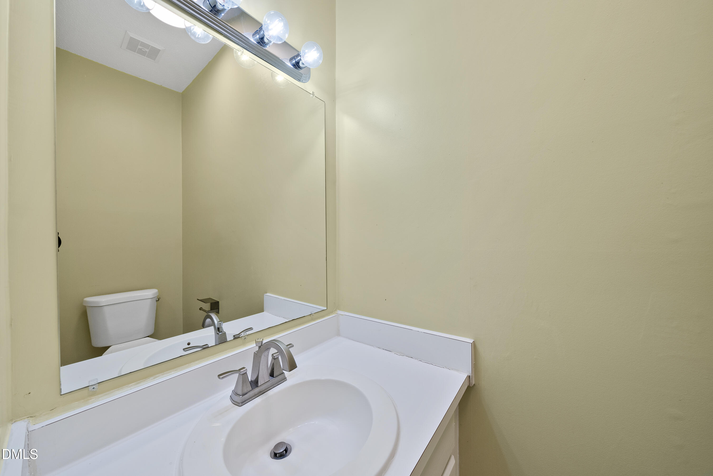 6115 Highcastle Court Raleigh, NC 27613 - Photo 15 of 32 DSC03298