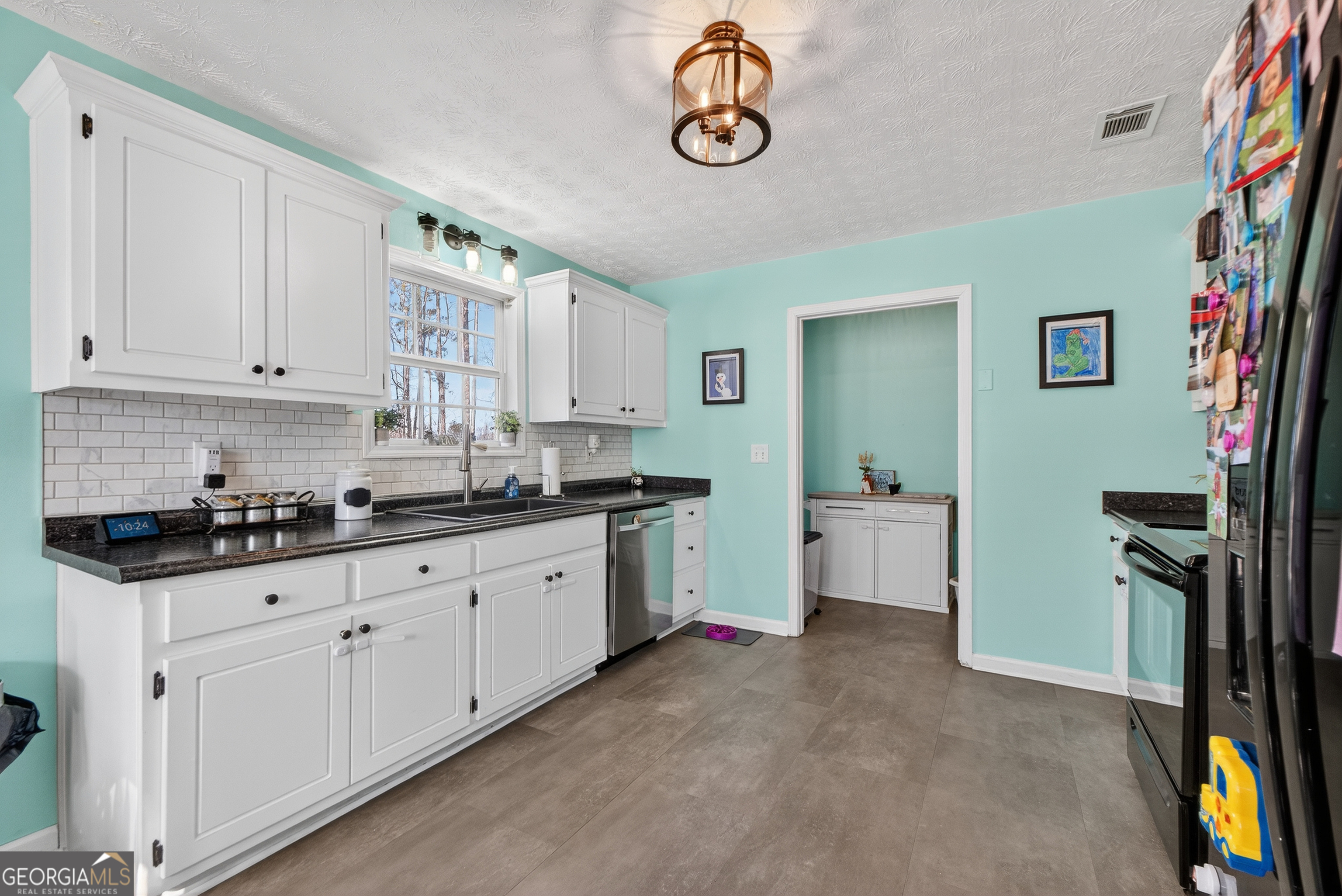 261 Henry Higgins Road Jackson, GA 30233 - Photo 10 of 37