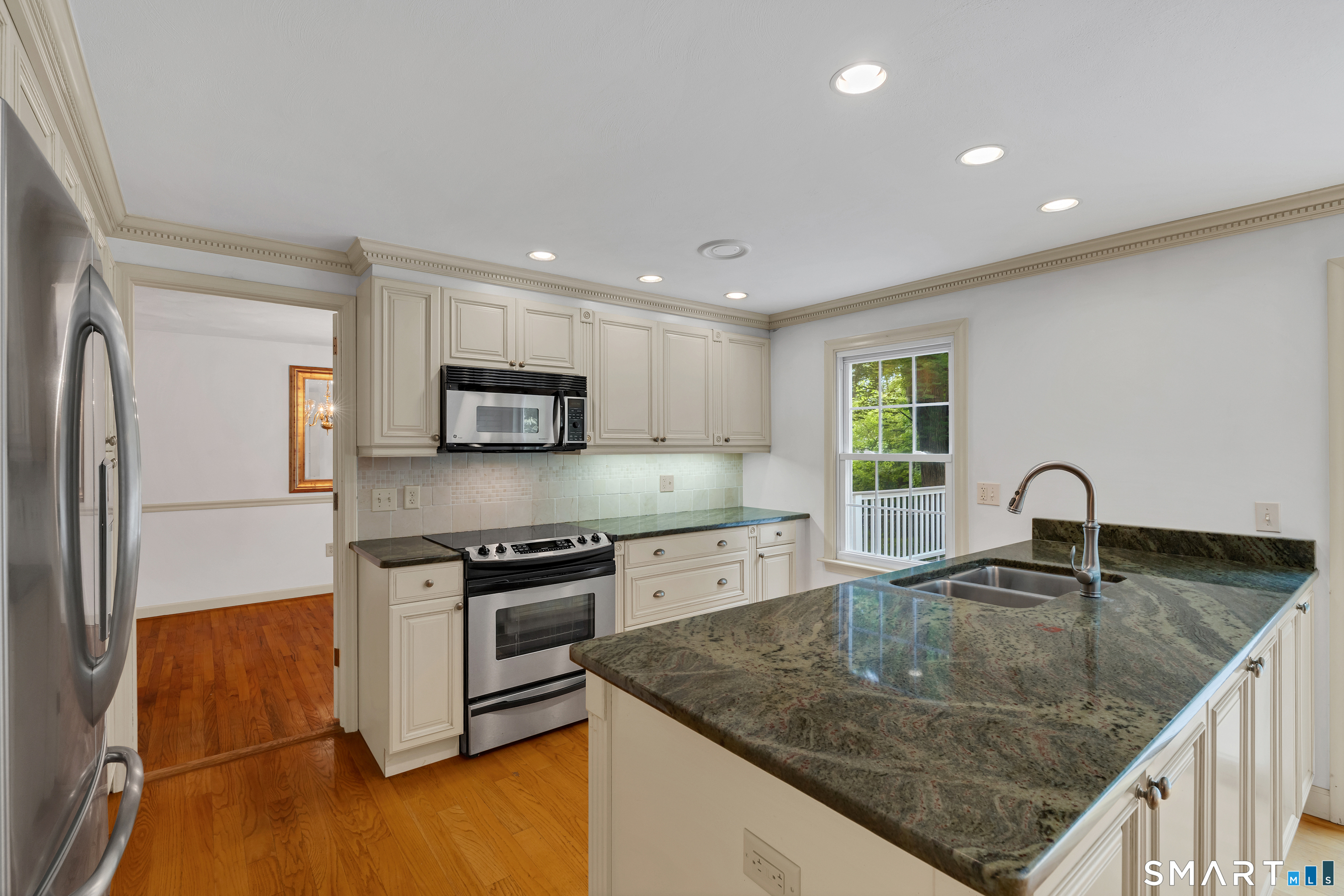 12 Wychwood Road Old Lyme, CT 06371 - Photo 9 of 25