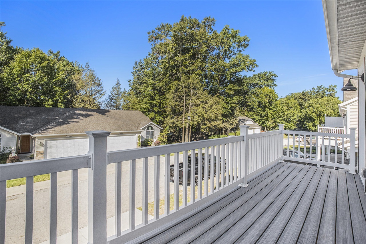 17539 Beechwood Lane Spring Lake, MI 49456 - Photo 3 of 25
