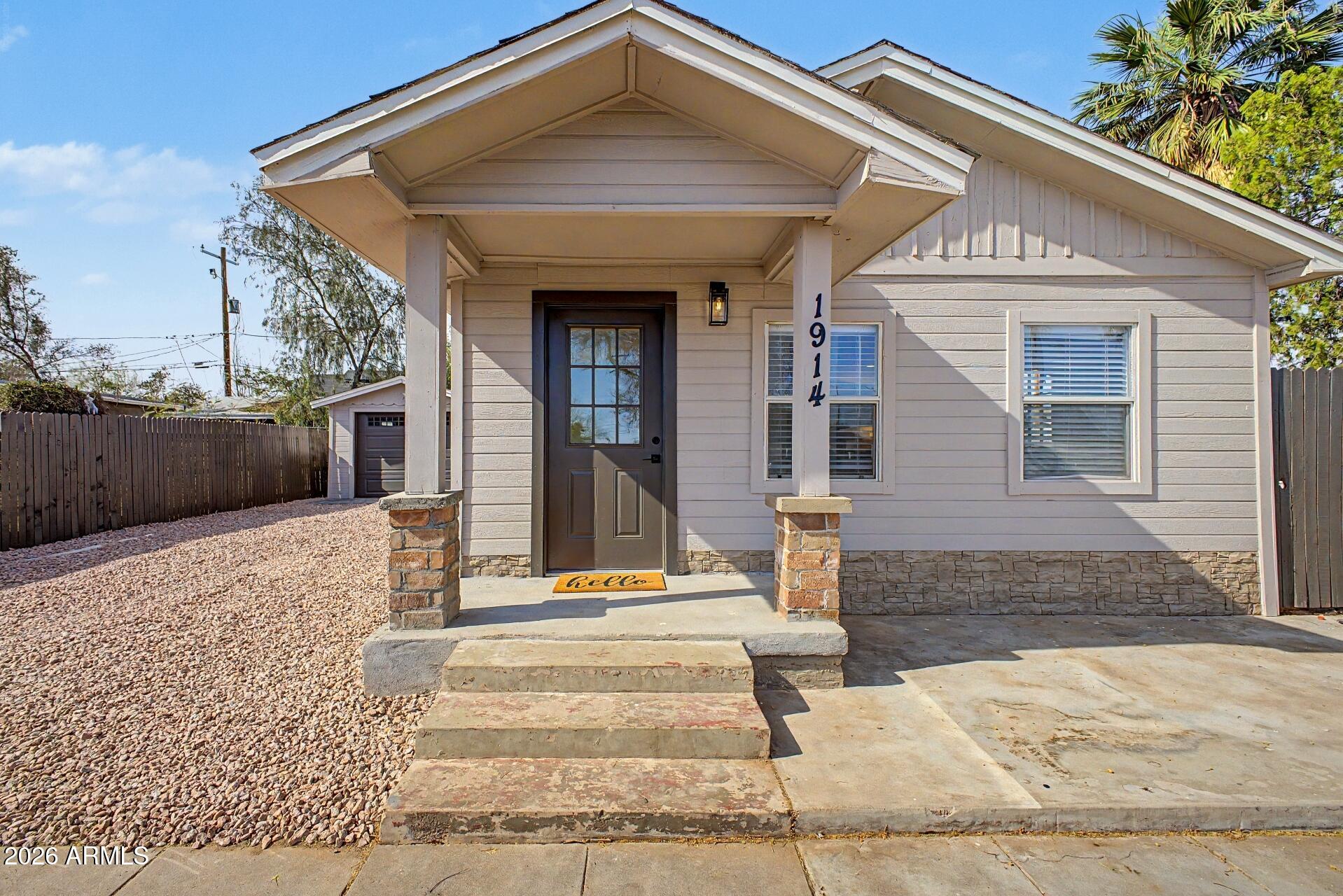 1914 East Monte Vista Road Phoenix, AZ 85006 - Photo 4 of 26 a front view of a house