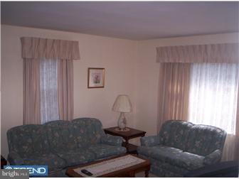 701 Brooke Avenue Magnolia, NJ 08049 - Photo 3 of 12 Living Room