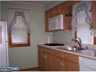 701 Brooke Avenue Magnolia, NJ 08049 - Photo 8 of 12 Kitchen