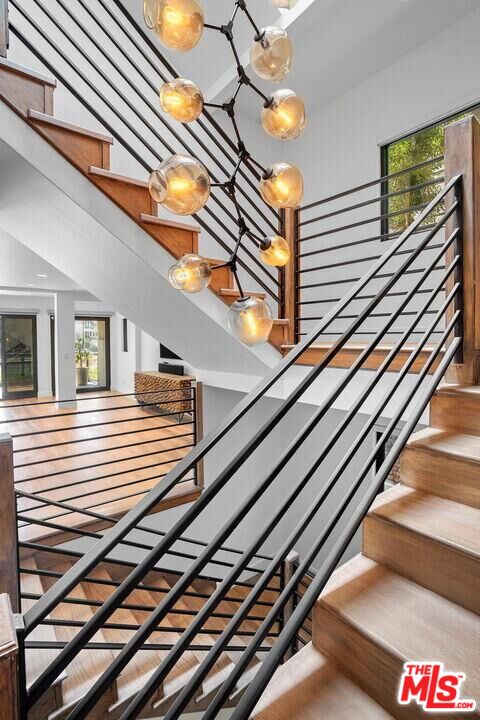 4811 Roma Court Marina del Rey, CA 90292 - Photo 24 of 57 a view of a building