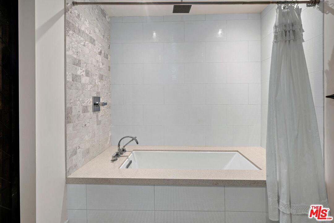 4811 Roma Court Marina del Rey, CA 90292 - Photo 38 of 57