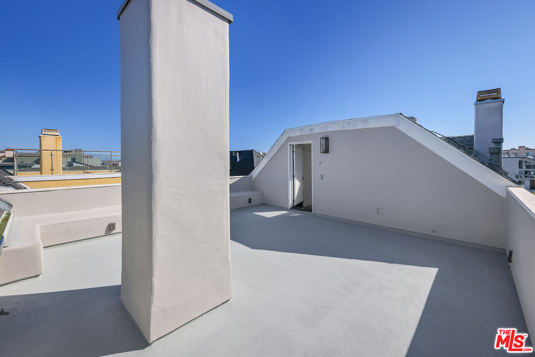 4811 Roma Court Marina del Rey, CA 90292 - Photo 46 of 57 a view of a storage & utility room