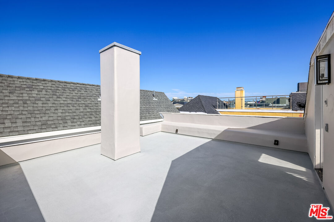 4811 Roma Court Marina del Rey, CA 90292 - Photo 47 of 57 a view of an outdoor space with seating