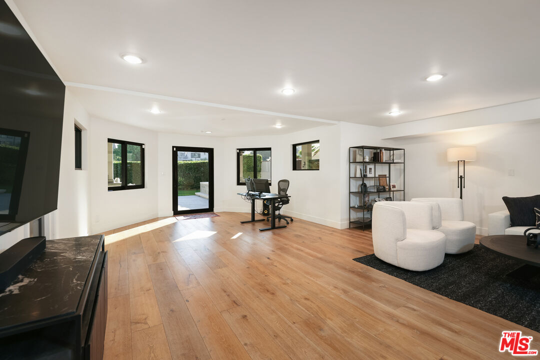 4811 Roma Court Marina del Rey, CA 90292 - Photo 7 of 57