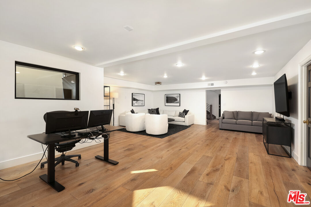 4811 Roma Court Marina del Rey, CA 90292 - Photo 8 of 57