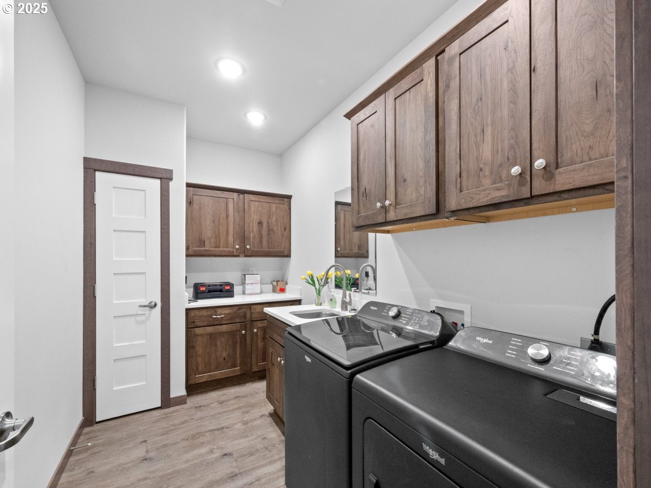 692 Southwest Runnion Avenue Pendleton, OR 97801 - Photo 20 of 35 a kitchen with a sink appliances and cabinets
