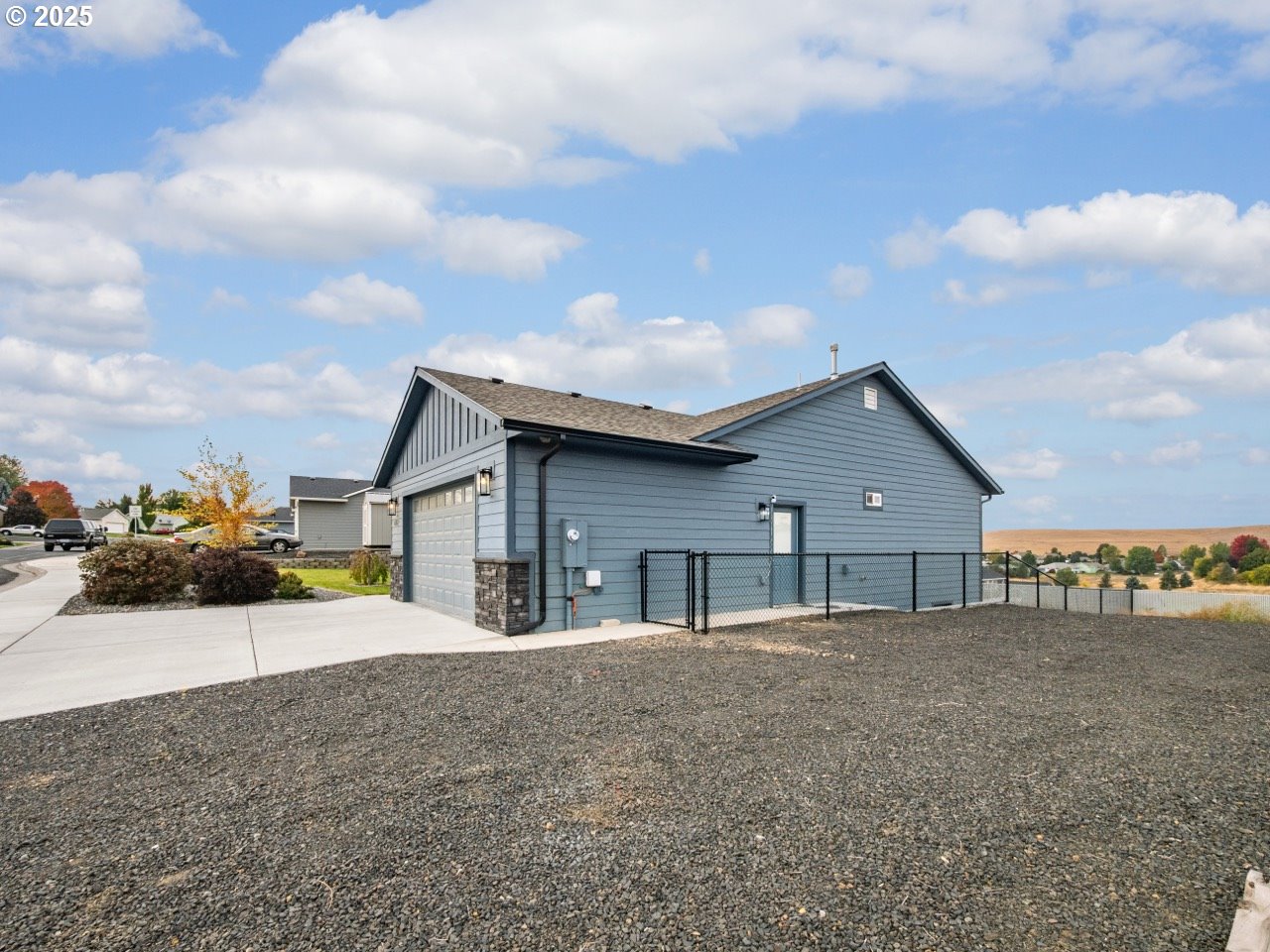 692 Southwest Runnion Avenue Pendleton, OR 97801 - Photo 31 of 35 a house view with a outdoor space