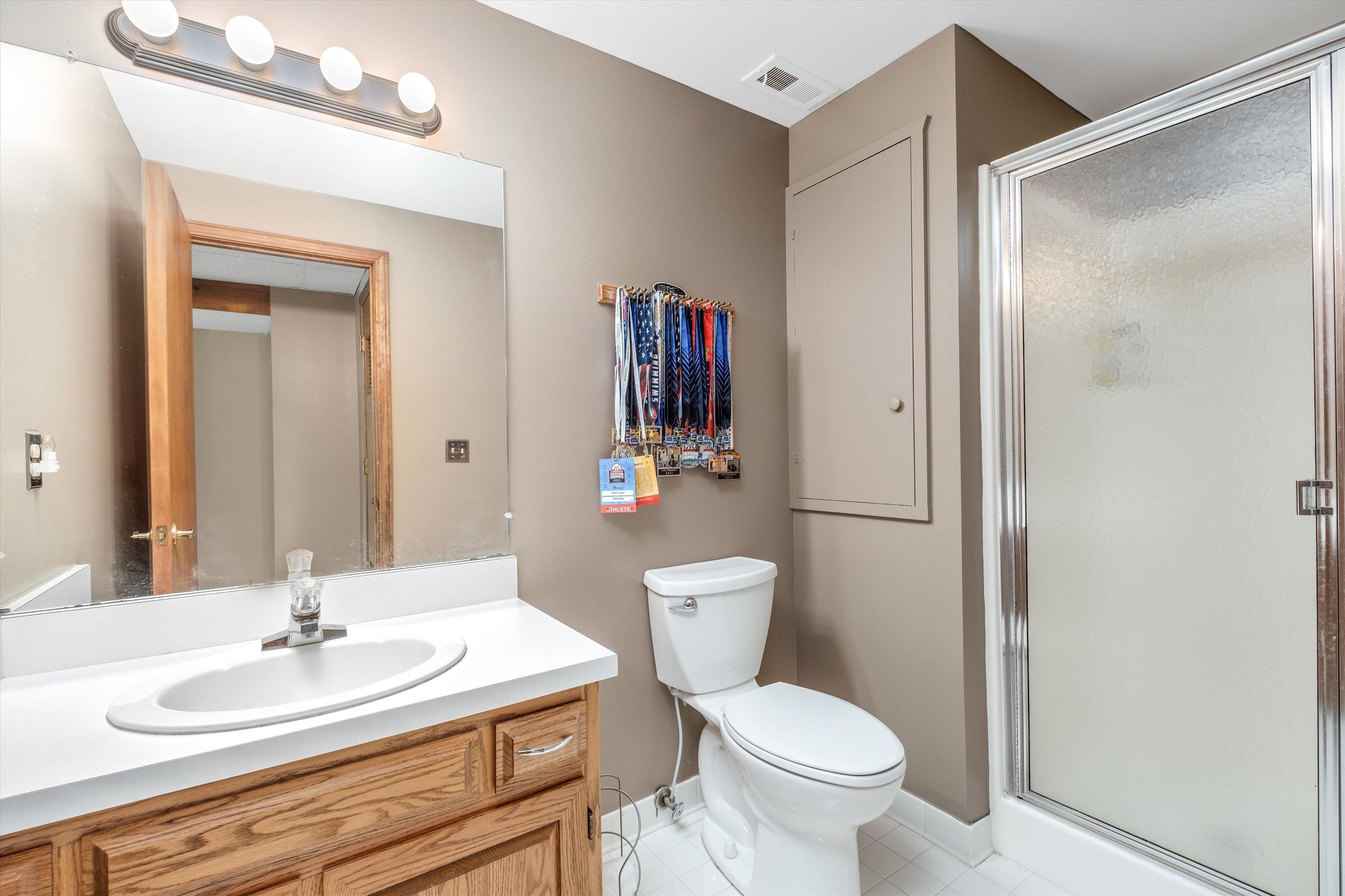 878 GreenView Court Rochester, MI 48307 - Photo 30 of 50 50152702-d95922d6-ca72-44d8-b1f1-d01c3ae7b26a.JPG