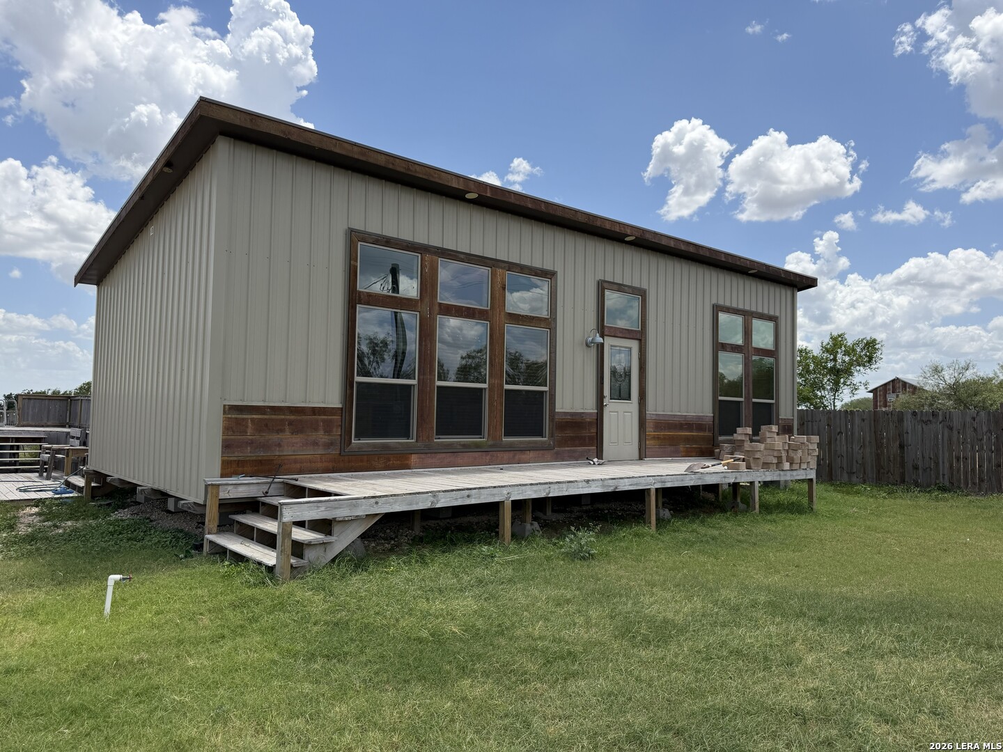 7002 County Road 4514 Devine, TX 78016 - Photo 1 of 24
