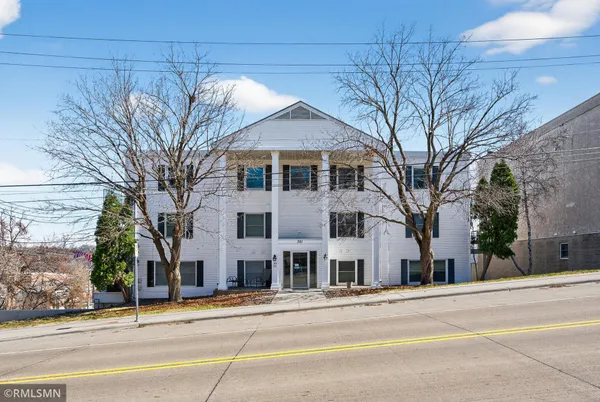 $389,000 | 301 3rd Street South, Unit 301, Stillwater, MN 55082