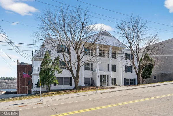 $389,000 | 301 3rd Street South, Unit 301, Stillwater, MN 55082