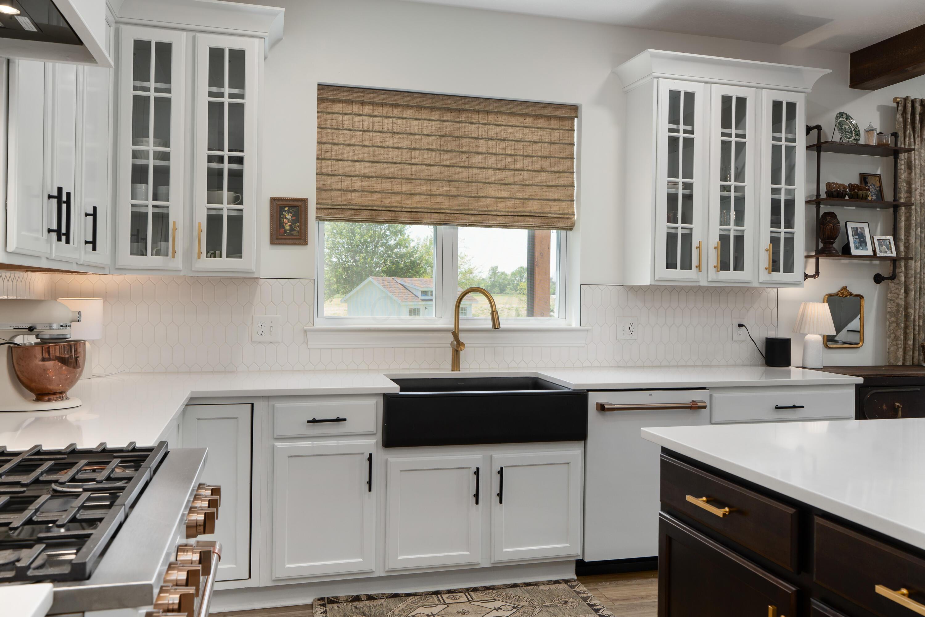 7308 Concord Road Delaware, OH 43015 - Photo 22 of 73 Kitchen with Quartz Counters and Abundant Cabinetry