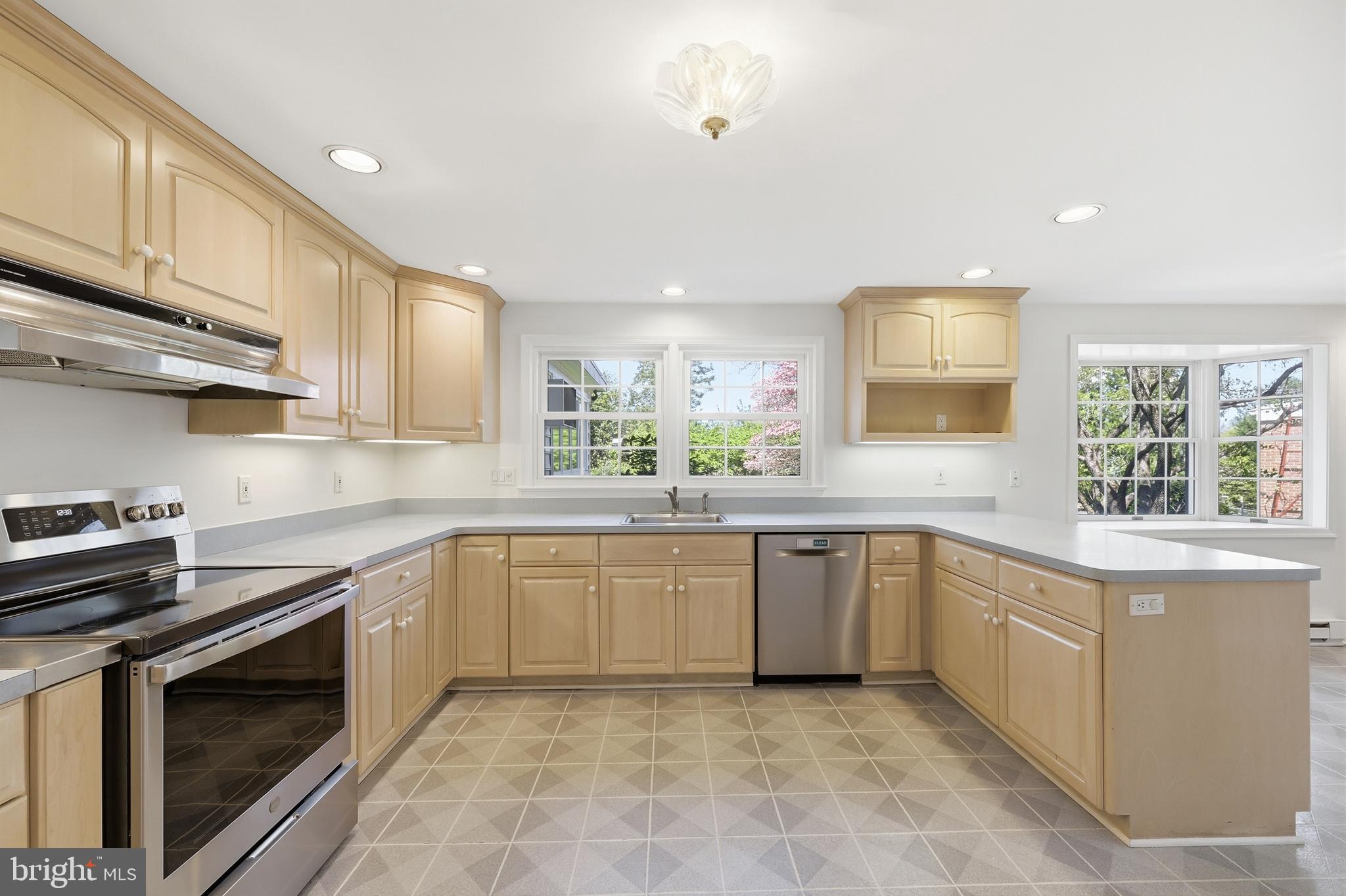 12428 Over Ridge Road Potomac, MD 20854 - Photo 23 of 80