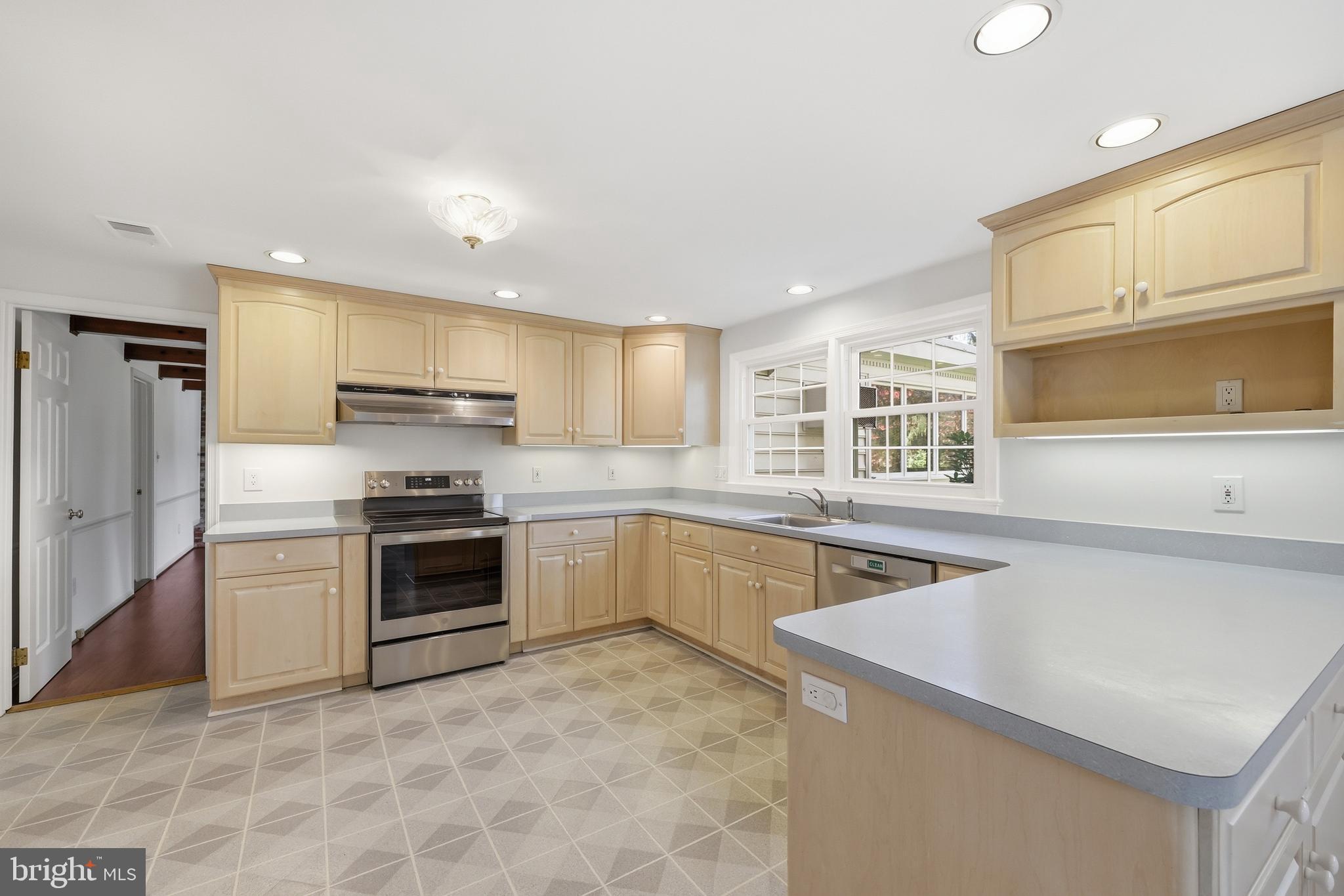 12428 Over Ridge Road Potomac, MD 20854 - Photo 24 of 80