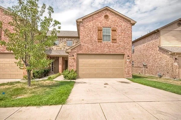 $2,250 | 127 Castleridge Drive, Unit B, Little Elm, TX 75068