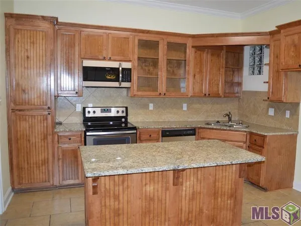 $1,800 | 106 Secret Gate Lane, Denham Springs, LA 70726