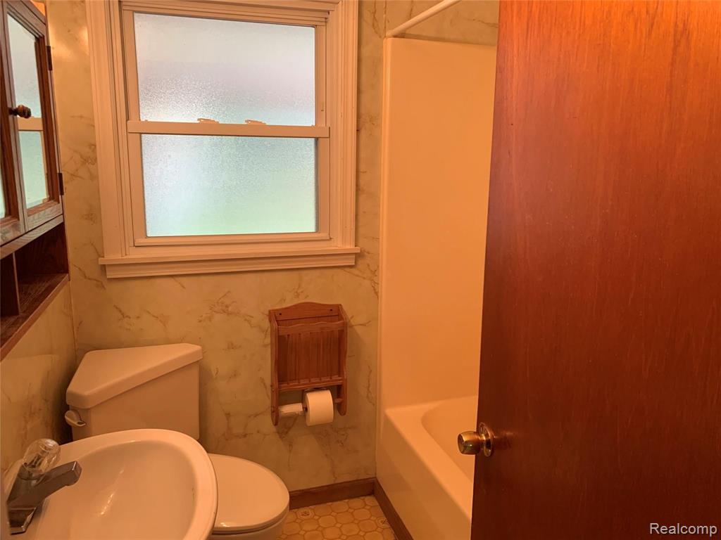 23815 Superior Road Taylor, MI 48180 - Photo 14 of 33