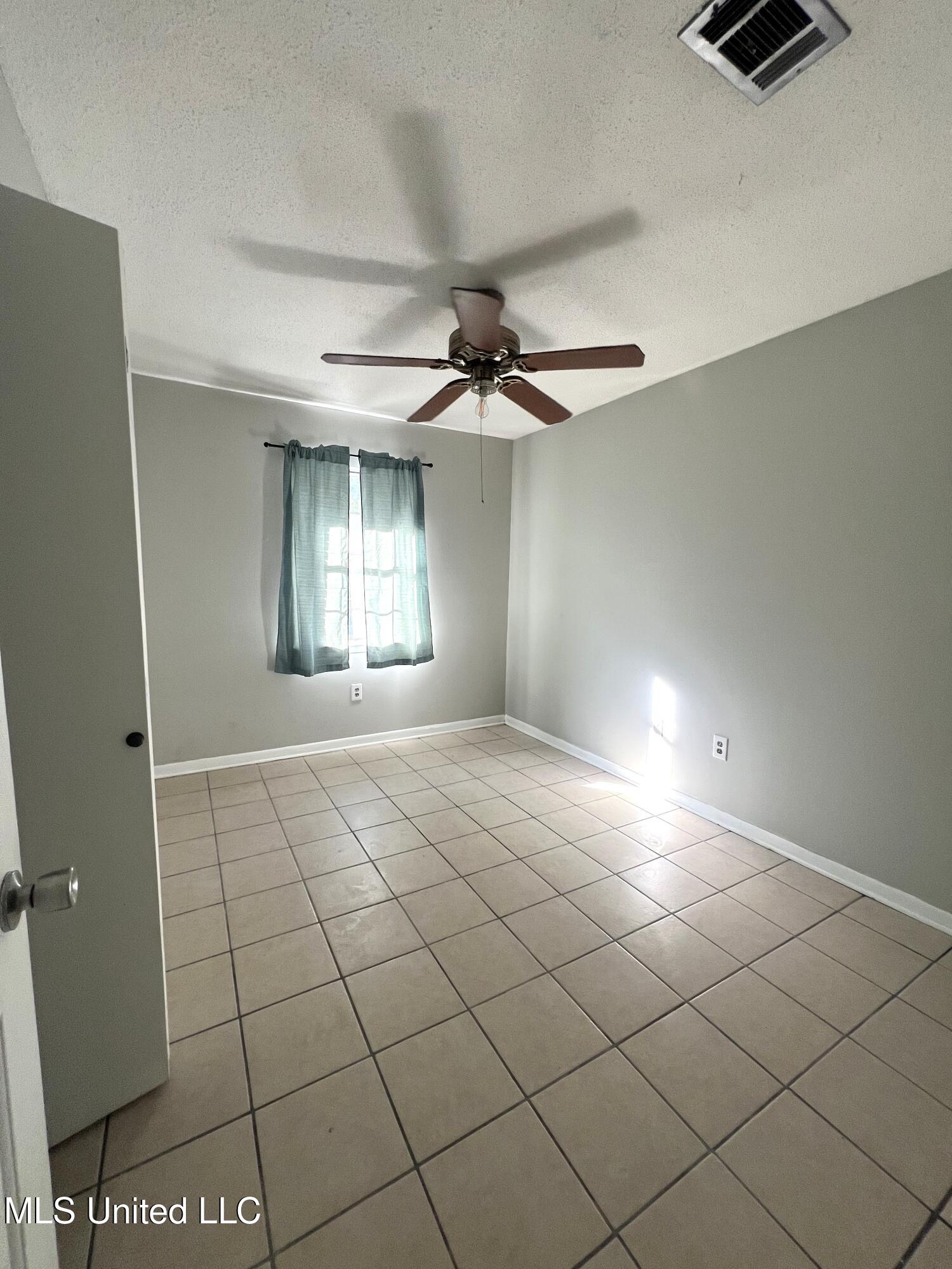 1713 19th Avenue, Unit B Gulfport, MS 39501 - Photo 8 of 13 1713 19th Ave B 8