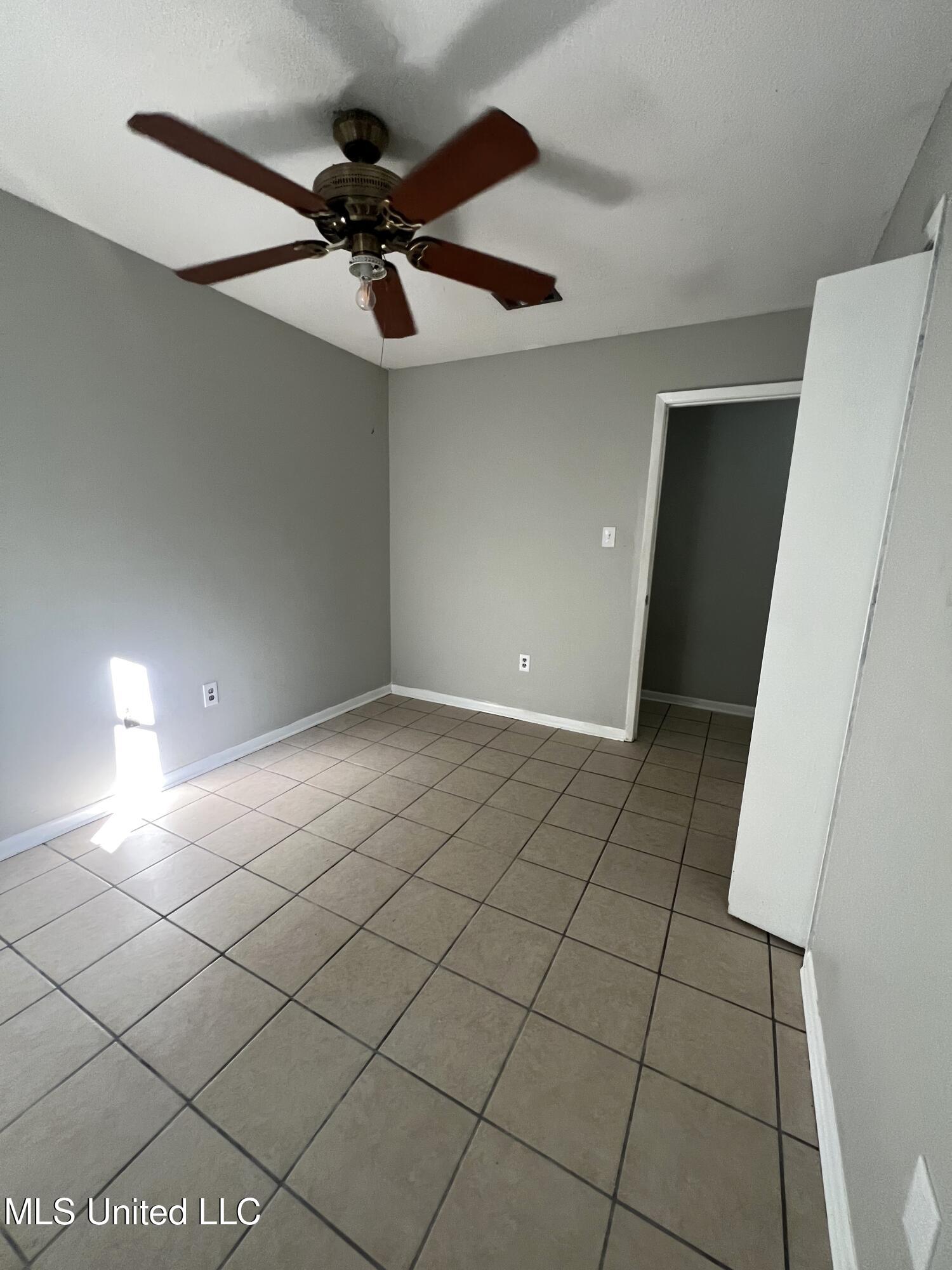 1713 19th Avenue, Unit B Gulfport, MS 39501 - Photo 9 of 13 1713 19th Ave B 6