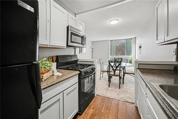 $109,950 | 600 East 8th Street, Unit 4N, Kansas City, MO 64106