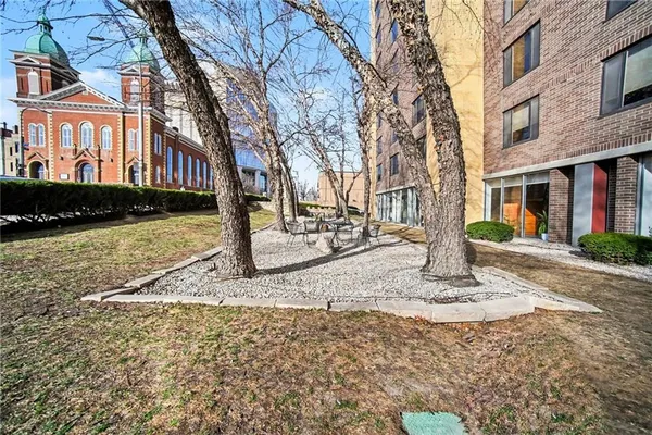 $114,950 | 600 East 8th Street, Unit 4N, Kansas City, MO 64106