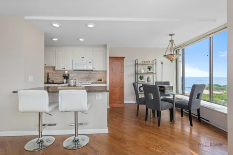 $219,000 | 5455 North Sheridan Road, Unit 2612, Chicago, IL 60640