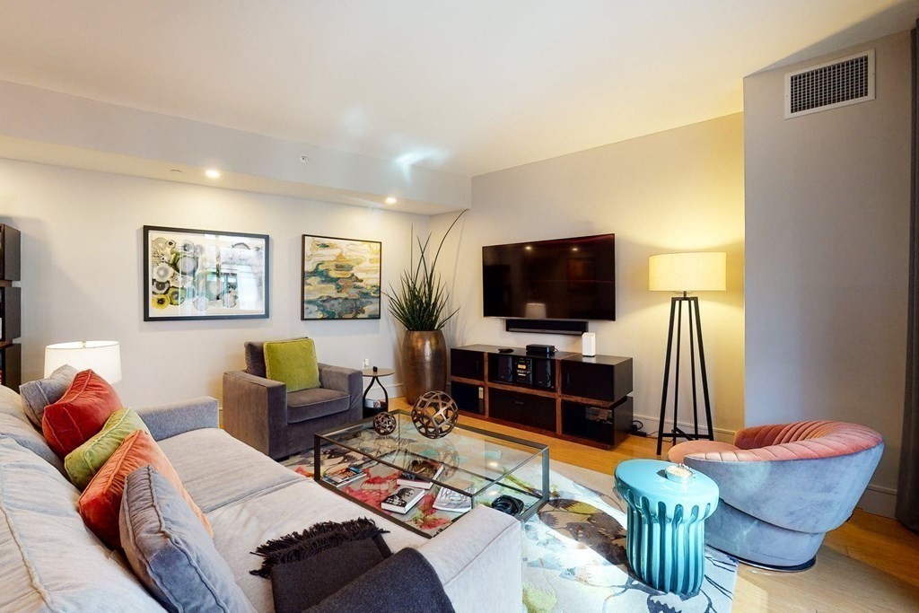 45 Province Street, Unit 2N Boston, MA 02108 - Photo 6 of 39